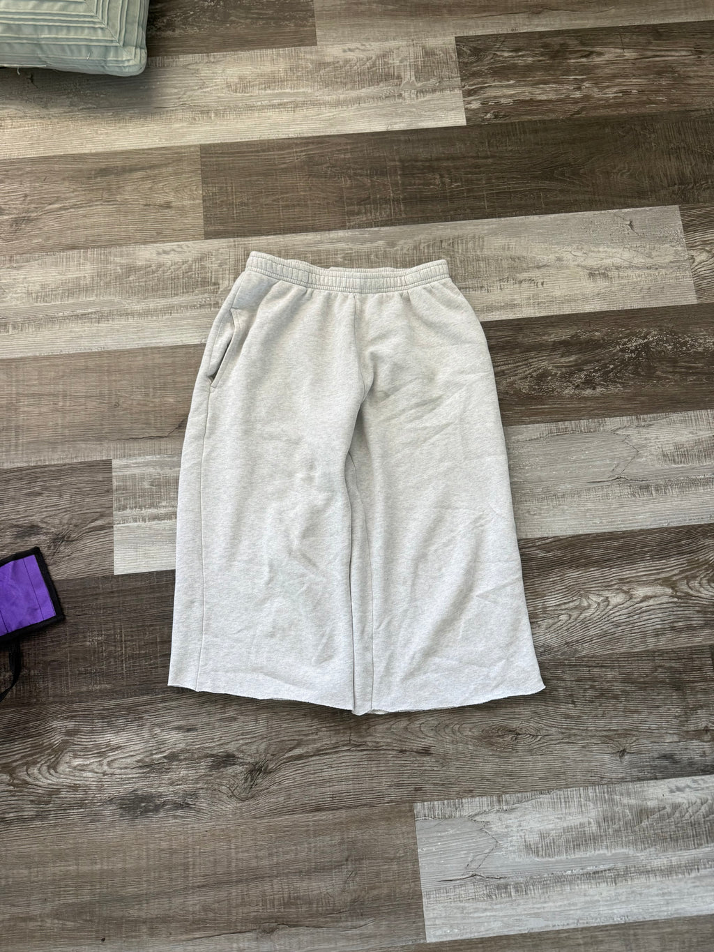 V1 GREY 3/4 SWEAT